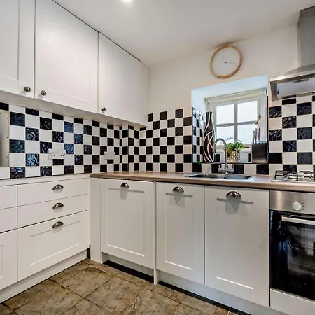 2 Bed In Oc-92145 קזיק